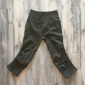Lululemon | Zone In Crop | Size 4